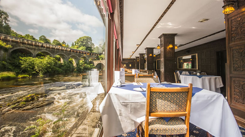 <b>Chain Bridge Hotel Restaurant</b>