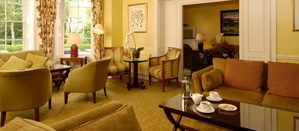 Richmond Harbour Hotel & Spa Lobby