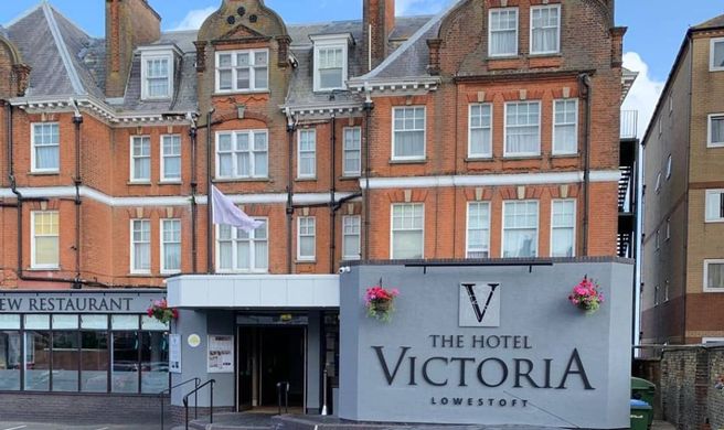 The Hotel Victoria Exterior