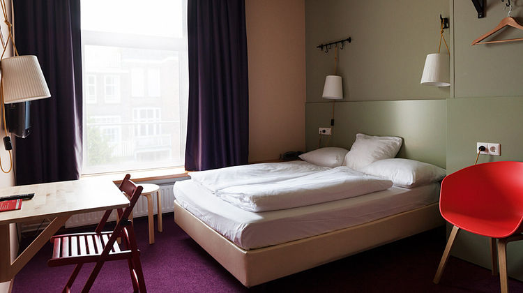 The Neighbour's Magnolia Hotel Room