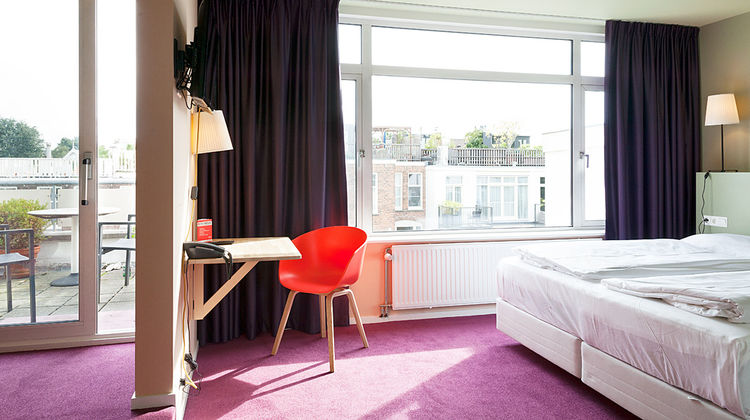 The Neighbour's Magnolia Hotel Suite