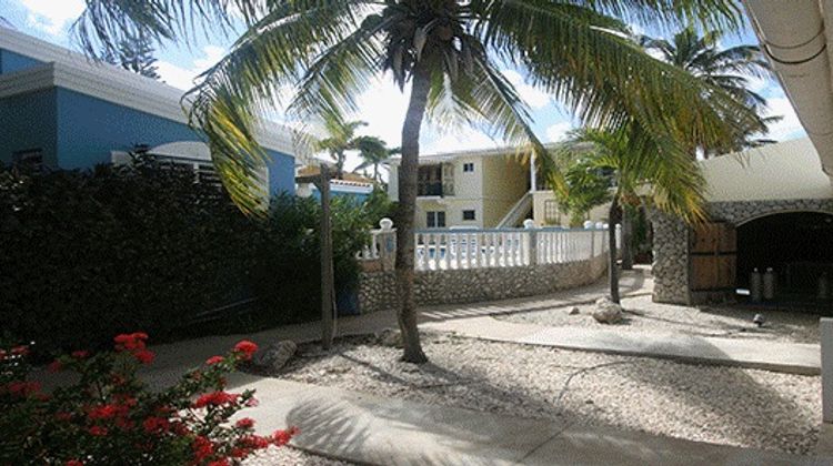 Carib Inn Exterior
