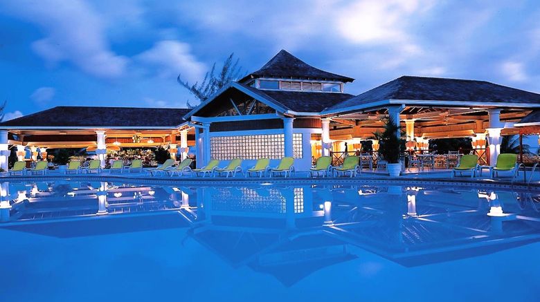 <b>Jewel Runaway Bay Beach and Golf Resort Pool</b>