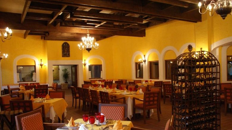 <b>Villas Arqueologicas Teotihuacan Restaurant</b> <b>Villas Arqueologicas Teotihuacan Restaurant</b>