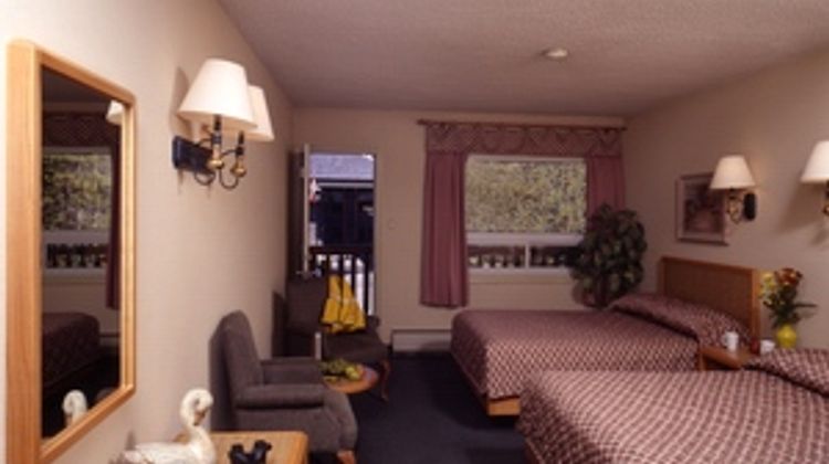 Mountaineer Lodge Room
