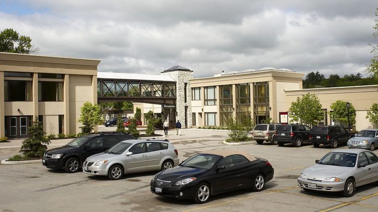 Pinestone Resort Exterior