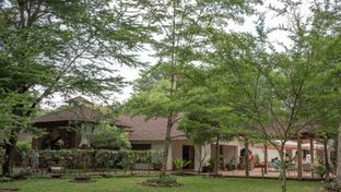 Hunter's Lodge