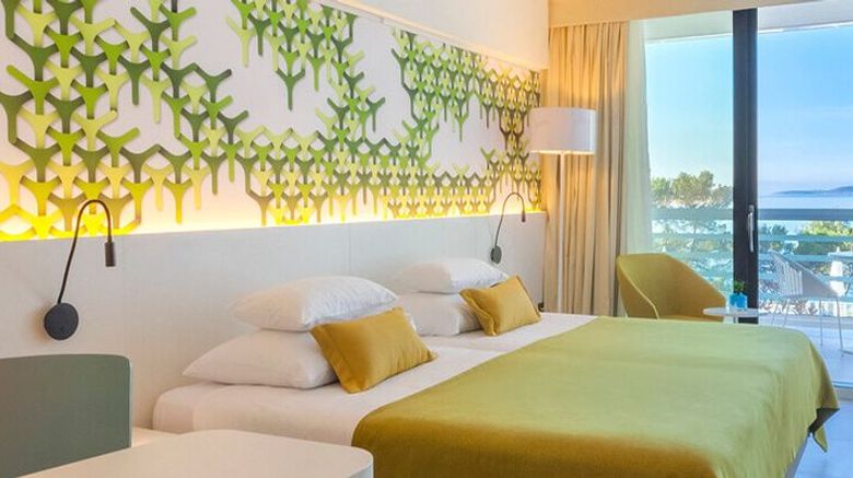 <b>Bluesun Hotel Berulia Room</b>