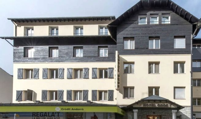 Evenia Oros Hotel Exterior