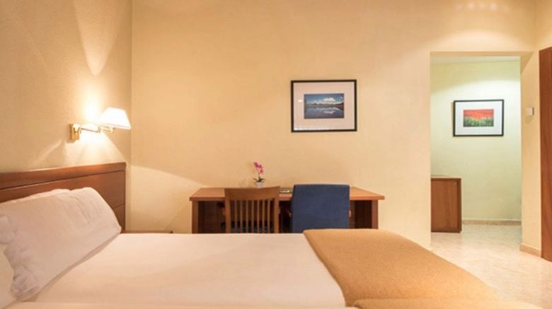 <b>Evenia Oros Hotel Room</b>