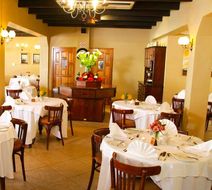 Eight Bells Mountain Inn Restaurant