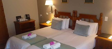 Eight Bells Mountain Inn Room