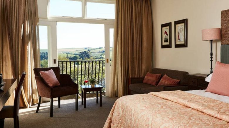 <b>The Devon Valley Hotel Room</b>
