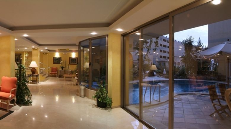 <b>Saratoga Hotel Lobby</b>
