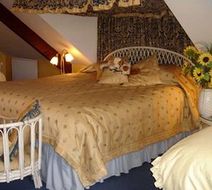 Farthings Hotel & Restaurant Suite