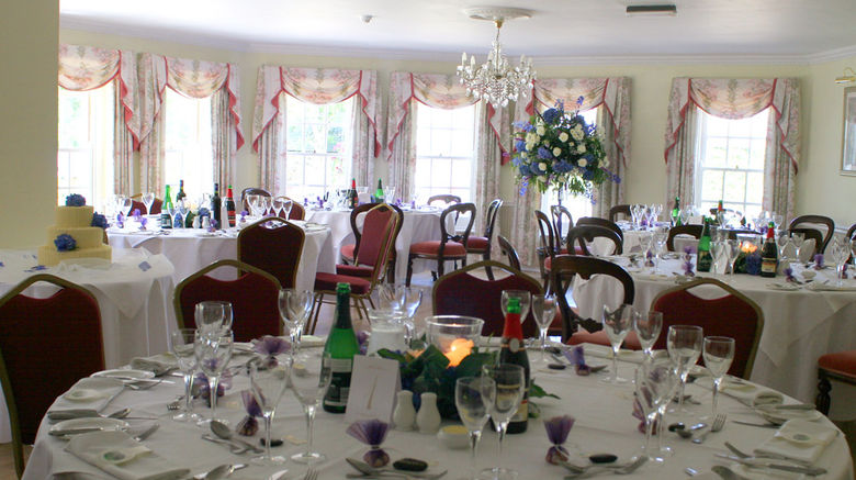 <b>Rose-In-Vale Banquet</b>