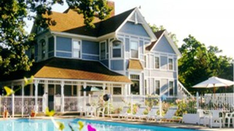 <b>White Rose Inns Exterior</b>