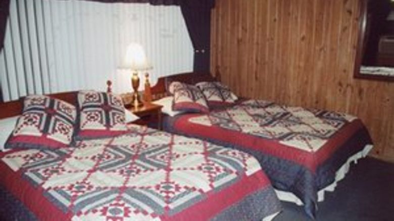 <b>Edgewater Inn & Cottages Room</b>