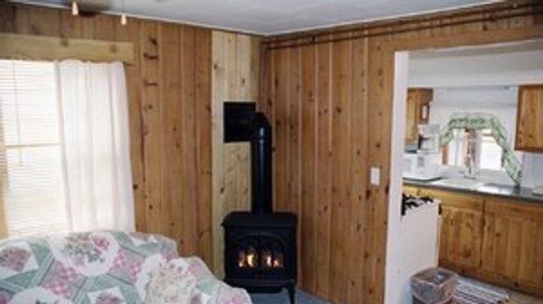 <b>Edgewater Inn & Cottages Suite</b>