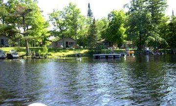 Camp Holiday Resort &  Campground