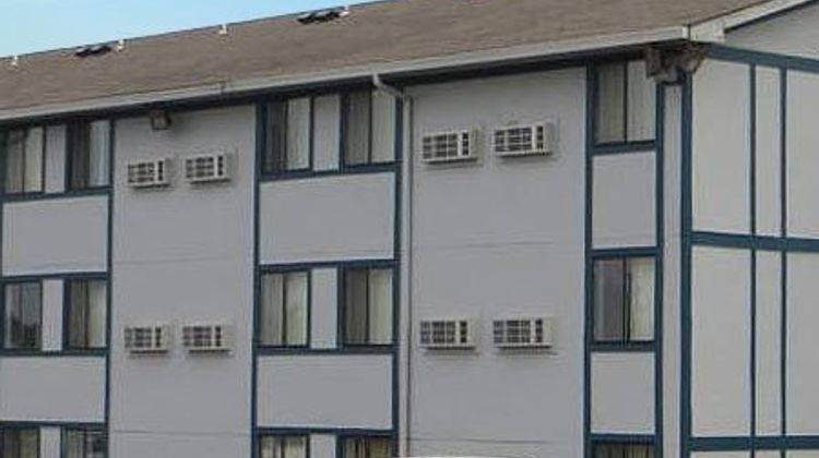 Oak Grove Inn Exterior