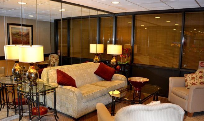 West Gate Inn Nyack Lobby