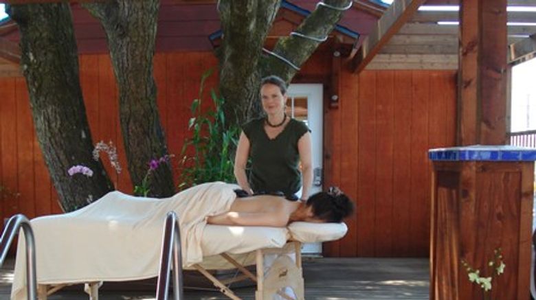 <b>Coast Inn and Spa Spa</b>
