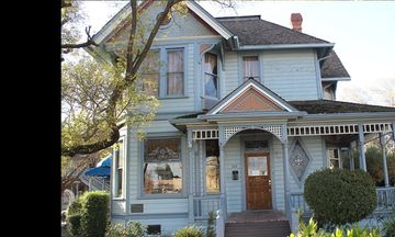 Irwin Street Inn