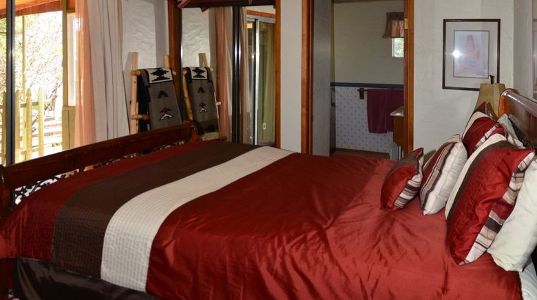 <b>Shadow Mountain Ranch Room</b>