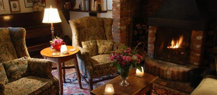 Pelican Inn Lobby