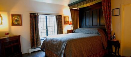 Pelican Inn Room
