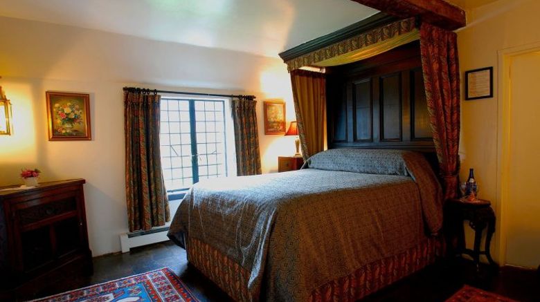 <b>Pelican Inn Room</b>