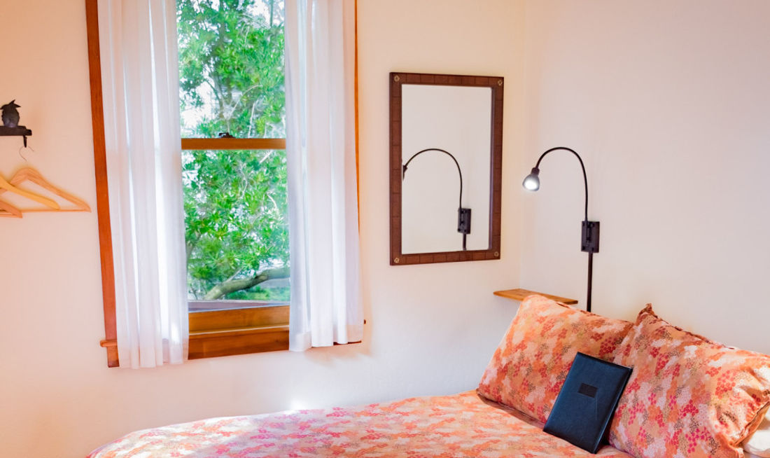 Bear Valley Inn Room