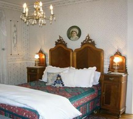 Barretta Gardens Inn Bed & Breakfast Room