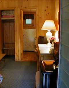Cramers Point Motel & Cottages