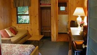 Cramers Point Motel & Cottages