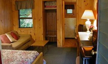 Cramers Point Motel & Cottages