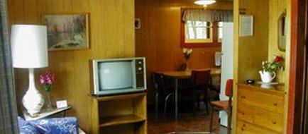 Cramers Point Motel & Cottages Suite