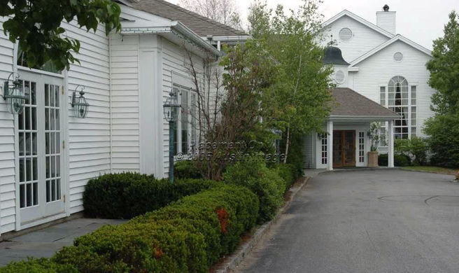 Phoenix Inn Resort Exterior