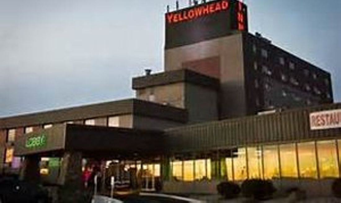 Ramada Edmonton Yellowhead NW Exterior