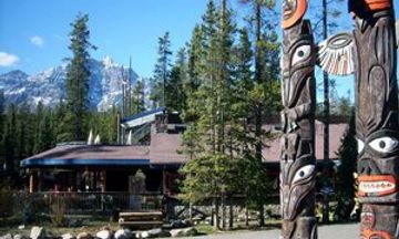 Sunwapta Falls Rocky Mountain Lodge