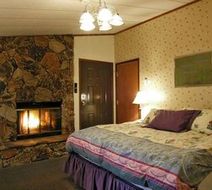 Sunwapta Falls Rocky Mountain Lodge Suite