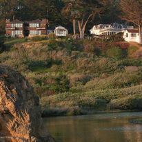 Elk Cove Inn