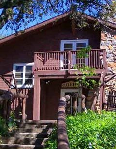 Pine Hills Lodge