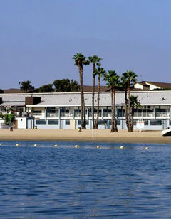 Foghorn Harbor Inn