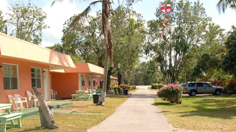 <b>Stone Ledge Motel Exterior</b>