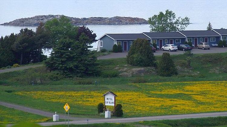 Motel Cap Blanc Exterior