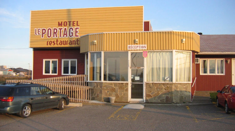 Le Portage Exterior