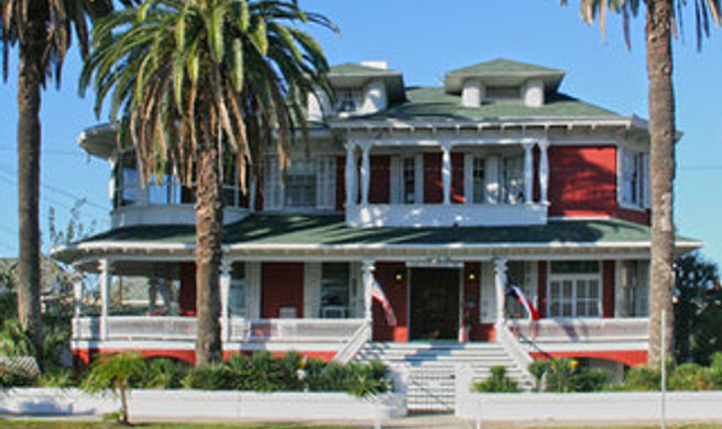he Mansion on 17th Exterior