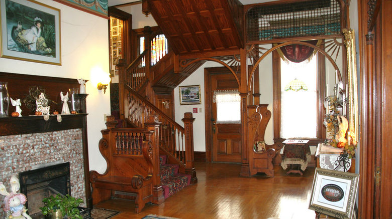 <b>he Mansion on 17th Lobby</b>